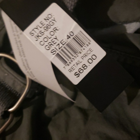 Shorts - Picture 2 of 3